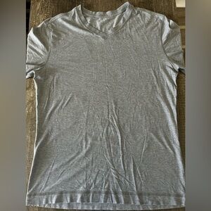 Lululemon Athletica Gray Short Sleeve Tee